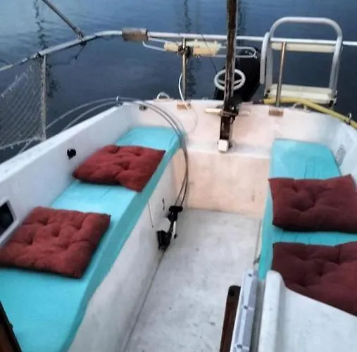 ספינת מלון Bateau Voilier « brenus Lll » *